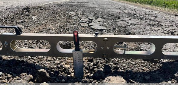 Трасса «Илек‑Ташла‑Соболево» буквально рассыпается на глазах, фото: прокуратура Оренбургской области