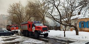 Пожар в доме оп пер.Почтовому, фото: стоп-кадр из видео в телеграм-канале Lysenok