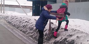 Фотофакт Урал56.Ру: в поселке Первомайском пешеходный стал полосой препятствий