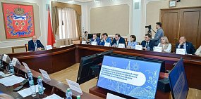 Евгений Солнцев на заседании. Фото правительства региона 