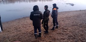 На реке Урал в Оренбурге заметили плывущего на льдине мужчину