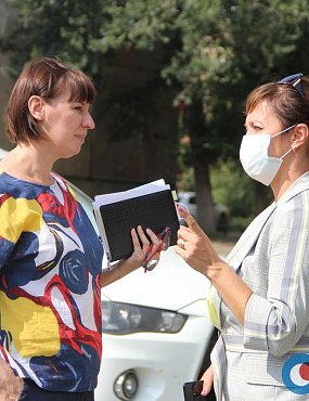 В скандальной семье бьют детей? Детский омбудсмен посетила семью Лихтенвальд-Саморока в Орске (видео)