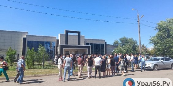 Жители Оренбурга пришли проститься с убитой Еленой Федоровой