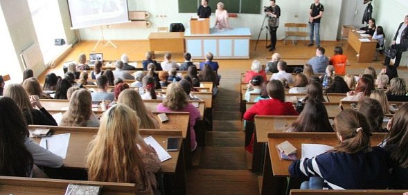 Студенты, фото: архив Урал56.Ру