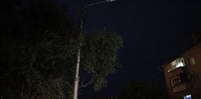 Отсутствие уличного освещения. Фото из архива