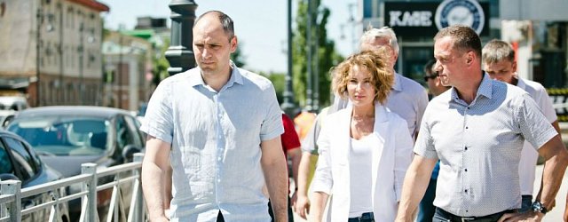 Денис Паслер, Наталья Ибрагимова, Владимир Ильиных. Фото пресс-службы правительства