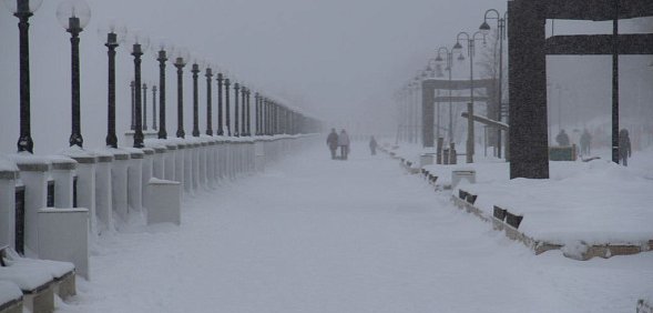 Метель в Оренбурге, набережная реки Урал, фото: архив