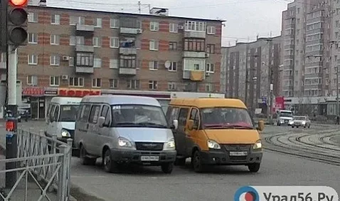  В Орске водитель маршрутки вытолкнул девочку из салона и получил штраф