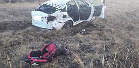 «Старшая сестренка, ты настоящая героиня с железным характером!»: Очевидцы ДТП, в котором погиб учитель математики, обратились к пострадавшим девочкам и их матери через соцсети