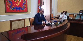 Денис Паслер во время брифинга