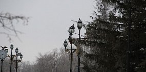 Винтажные фонари на главной площади Орска разбиты или отсутствуют вовсе, но их не ремонтируют