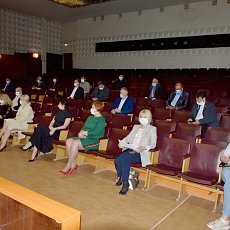 Депутаты на закрытом майском заседании. Фото с сайта городского Совета