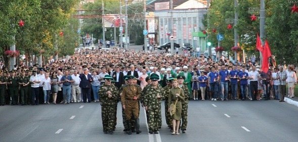 В Оренбурге 5 тысяч человек зажгли свечи в память о начале войны