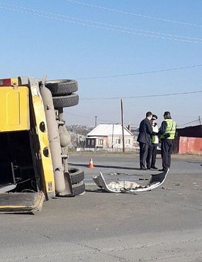 В Орске перевернулась пассажирская ГАЗель. Пострадали 10 человек