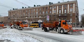 Последствия снегопада в Орске: техника вышла на уборку дорог только в 12:00