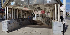Как сейчас выглядит подземный переход у театра Музкомедии в Оренбурге, на ремонт которого могут потратить свыше 15 млн рублей? Фотофакт 