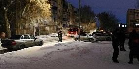 Представители спецслужб и местные жители больше часа уговаривали орчанку слезть с подоконника