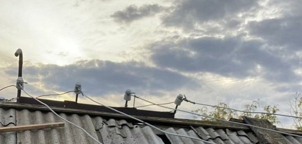 В Домбаровском районе от удара током на крыше заброшенного здания умер 11-летний ребенок 