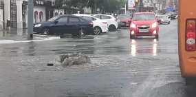 В Оренбурге не все ливневки справлялись с водой