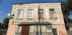 Усадьба Шоля в Оренбурге рушится: Власти требуют ремонта, жильцы — расселения