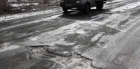 В Орске предприниматели, чей бизнес находится на улице Дорожной, жалуются на «убитую» дорогу
