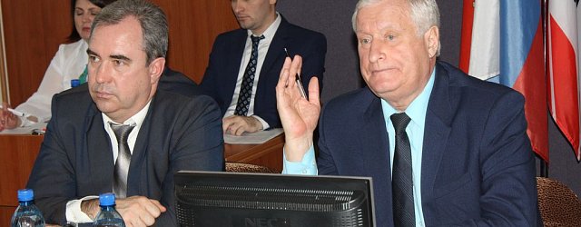На заседании горсовета (2017 год)