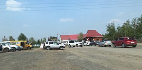 В Орске на кладбище образовалась очередь из автомобилей