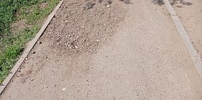 В Оренбурге на улице 2-я Линия после публикации Урал56.Ру засыпали яму у входа в детский сад