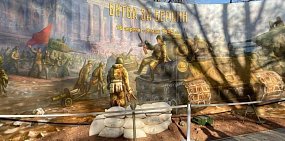 В Оренбурге в сквере у Дома Советов работает экспозиция «Великие сражения Великой Отечественной войны»