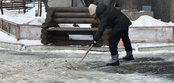 Техника, лед и лучшие дворники: Как выглядят дороги и тротуары Орска после снегопада, дождя и оттепели?