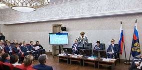 Минфин хочет сократить число госслужащих, чтобы повысить им зарплату