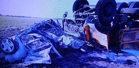 В Оренбургкой области столкнулись КамАЗ и Renault Sandero. Погибли 3 человека