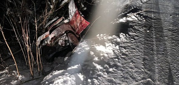 В Оренбургской области пьяный водитель без прав врезался в мост — погибла пассажирка