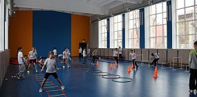 В школе Оренбурга за 7,5 млн рублей переоборудуют бассейн в спортивный зал для занятий самбо