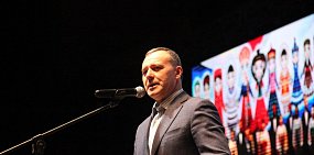 Олег Димов: − А мы не толерантные, мы любим друг друга