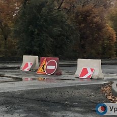 Перекрытая проезжая часть на проспекте Мира в Орске во время ремонта, 2019 год