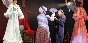 В Оренбург привезли символ Года театра