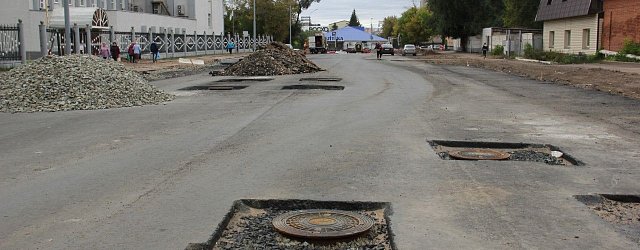Одна из ремонтируемых дорог Оренбурга, сентябрь 2020 года