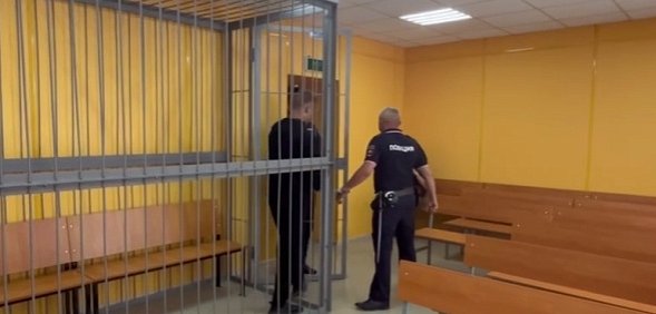 В Орске молодого мужчину арестовали по подозрению в убийстве знакомого 18-ю ударами ножа