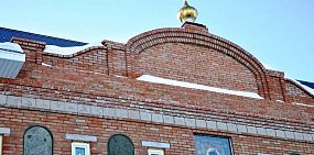 В Орске строят копию храма Троице-Сергиевой лавры: здание уже готово, идет работа над иконостасом