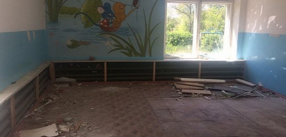 В поселке Энергетик два заброшенных социальных объекта превращаются в руины