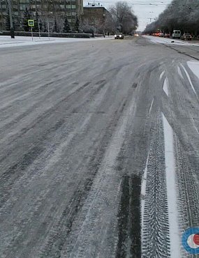 Дорожная техника в Орске ликвидирует последствия снегопада с 5 утра