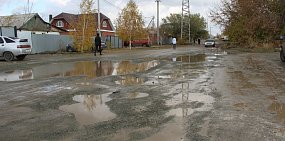 В Орске дети ходят в школу №5 по грязи