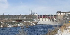 Сброс с Ириклинского водохранилища. Фото из архива