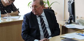 Свидетель: экс-министр образования Оренбургской области покупал очки из драгметаллов за полмиллиона рублей