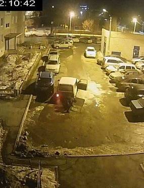 Воровство крышек канализационных колодцев в Орске попало на видео