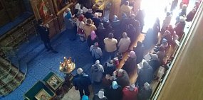 В поддержку арестованного священника Николая Стремского в Саракташе служат молебен