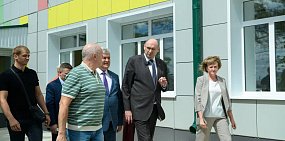 Евгений Солнцев в Илекском районе. Фото правительства региона 