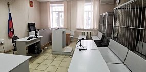 В Оренбурге женщина, которую обвинили в совершении 65 преступлений, так и не явилась в суд
