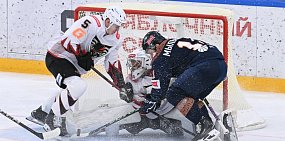 ХК «Южный Урал» проиграл «Омским Крыльям» на своем льду со счетом 1:2